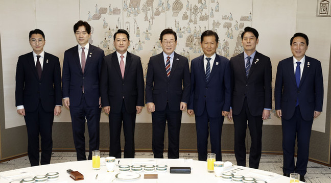 李대통령-여야 지도부, 오찬 회동…鄭...